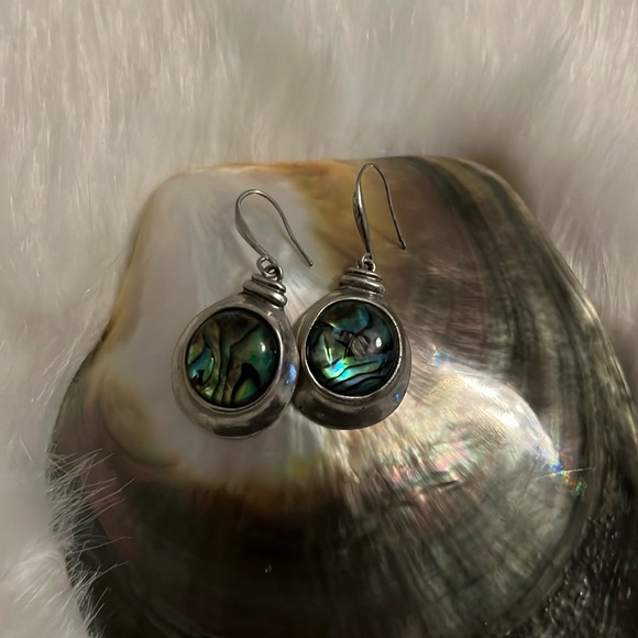 Robert Lee Morris Soho RLM, silver, and Abalone round earrings - Picture 5 of 9